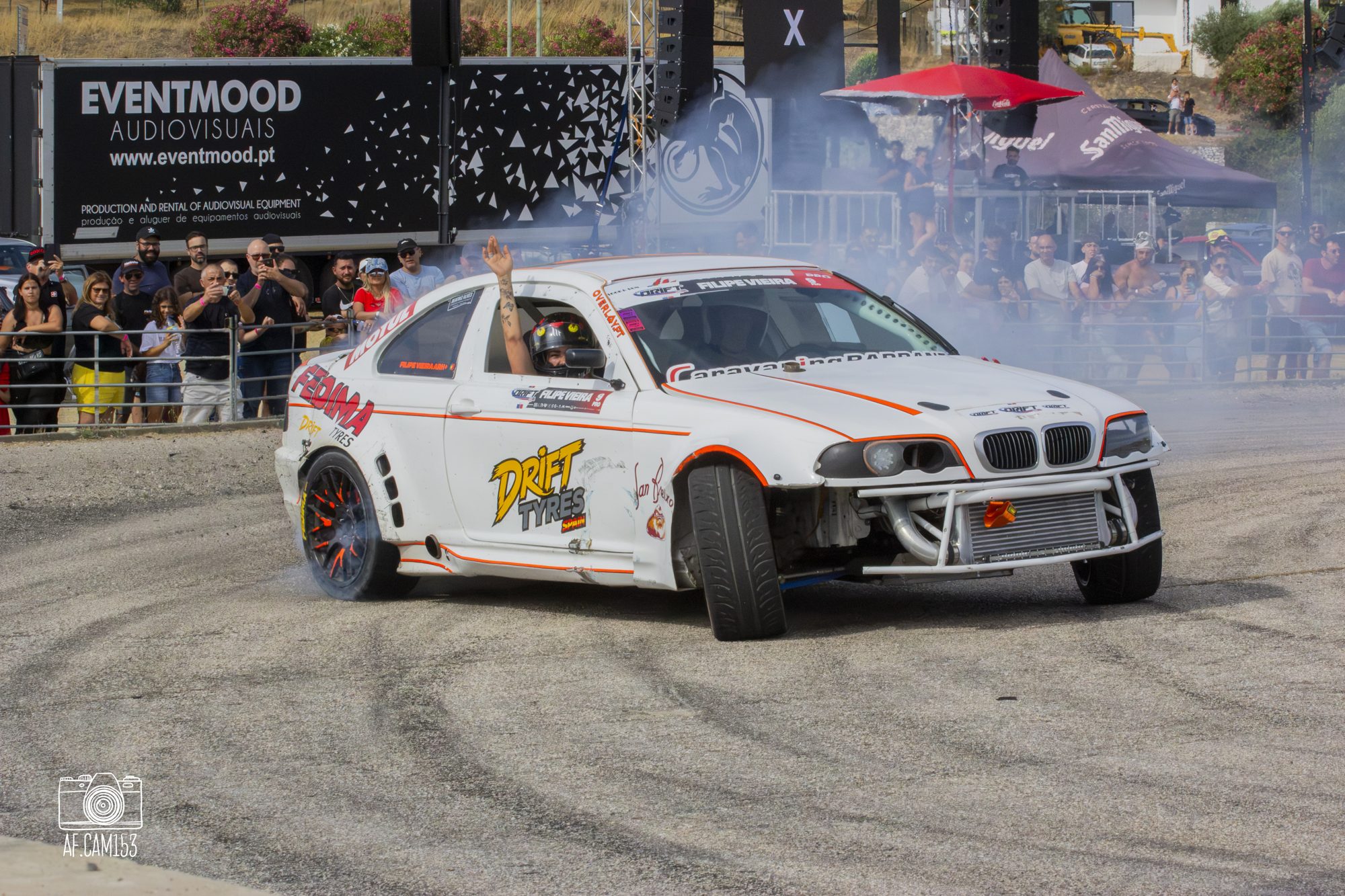 Carro de drift Fedima a queimar pneus em prova